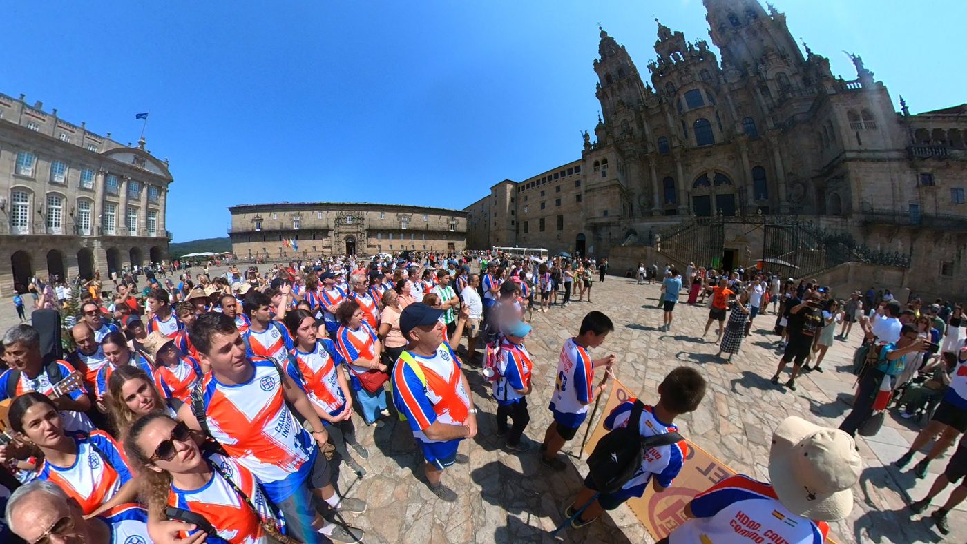 Llegada del grupo a la Plaza del Obradoiro, en Santiago de Compostela